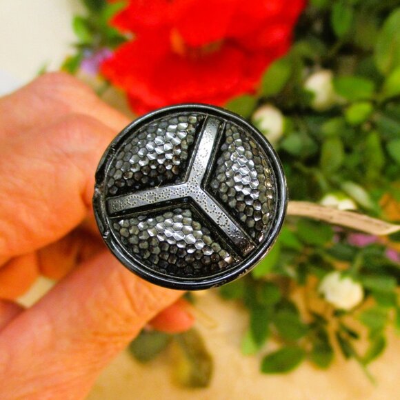 VICTORIAN Hat Pin ~ ANTIQUE Detailed French Jet Steel Hat Pin ~ 1890s Hat Pin - Picture 3 of 10